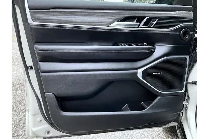 $38995 : Jeep Wagoneer 2022 4x4 Serie image 10