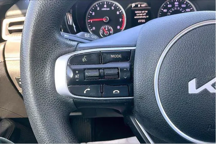 $19500 : Kia K5 2022 LXS 4dr Sedan image 10