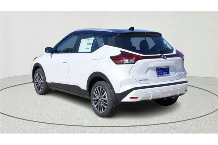 $16611 : Nissan Kicks 2024 SV 4dr Cro image 5