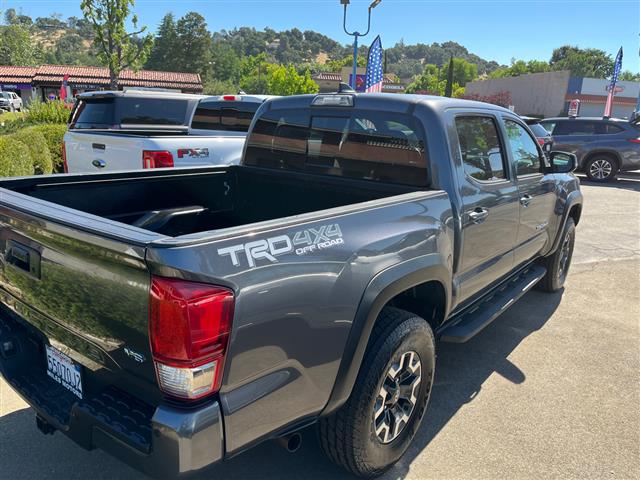 $31995 : 2017 Tacoma TRD Off Road Doub image 6