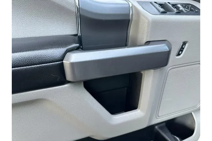 $33970 : Ford F-150 2020 4x4 Platinum image 10