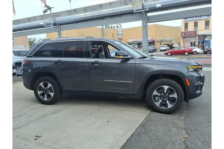 $22999 : Jeep Grand Cherokee 2023 4x4 image 8