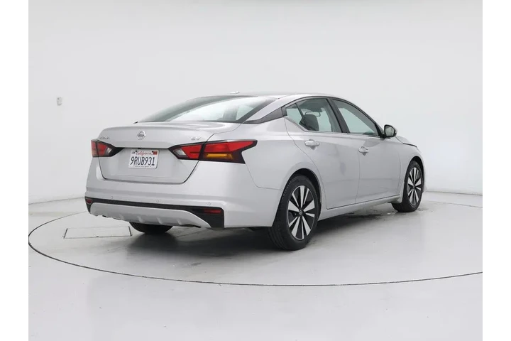 $18998 : Nissan Altima 2021 2.5 SV 4d image 8