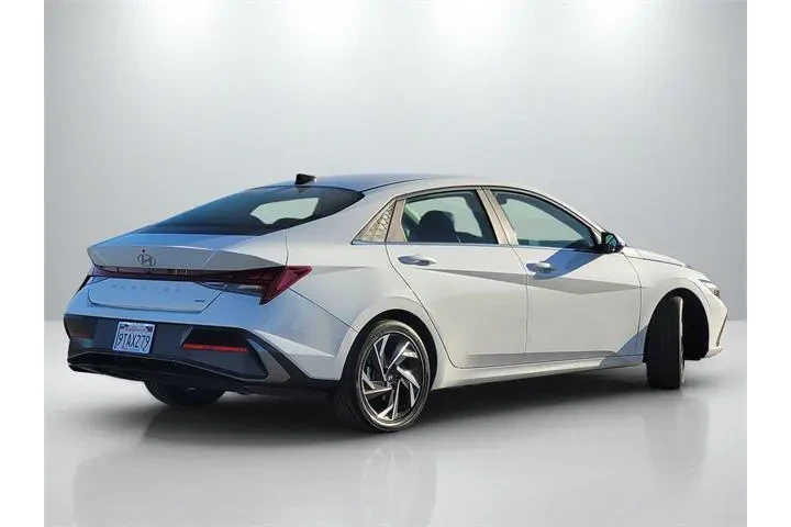 $23079 : Hyundai ELANTRA Hybrid 2025 image 4