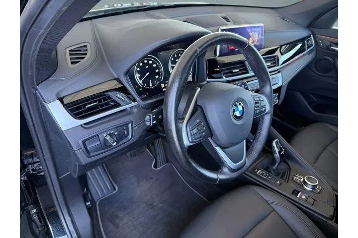 $22898 : BMW X1 2022 AWD xDrive28i 4d image 4