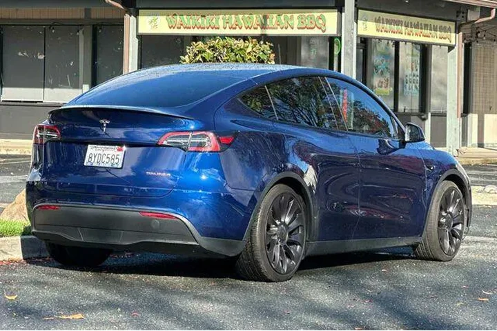 $26836 : Tesla Model Y 2021 AWD Perfo image 3