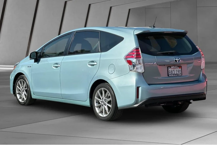 $15500 : Toyota Prius v 2015 Five 4dr image 10