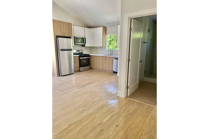 $850 : 1 recamara 1 bano casa image 4