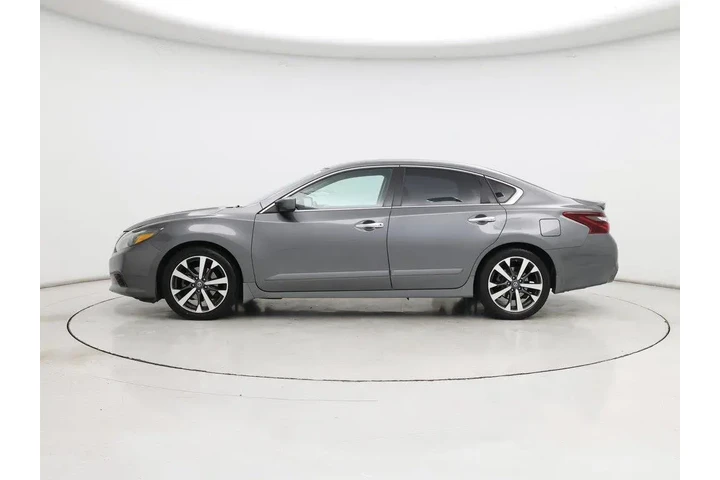 $11998 : Nissan Altima 2017 2.5 SR 4d image 3