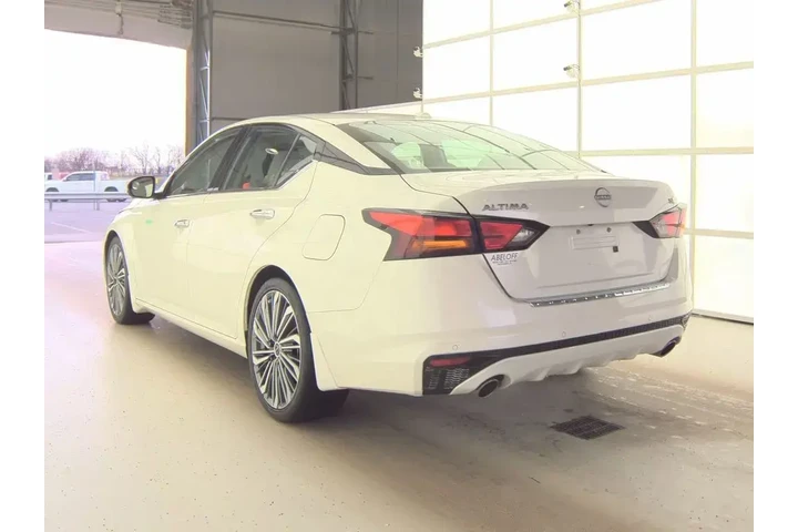 $25999 : Nissan Altima 2023 2.5 SL 4d image 8