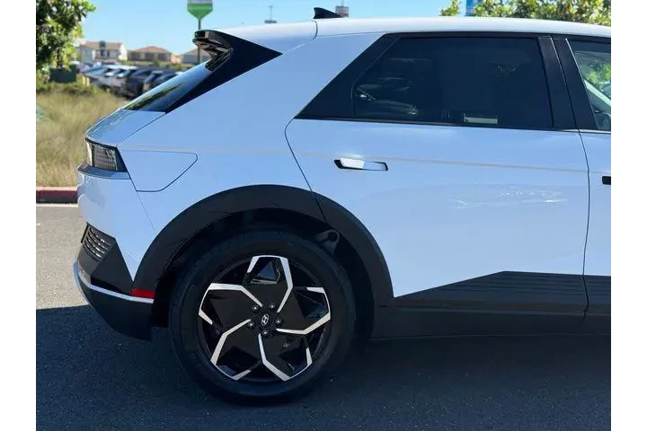 $24444 : Hyundai IONIQ 5 2024 SEL 4dr image 9