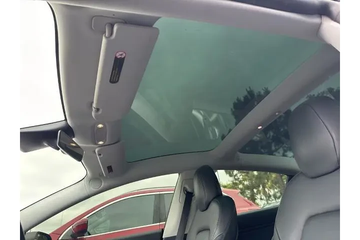 $16585 : Tesla Model 3 2019 Mid Range image 6