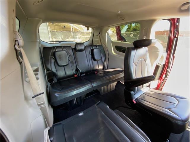$17995 : 2018 Chrysler Pacifica Touring image 4