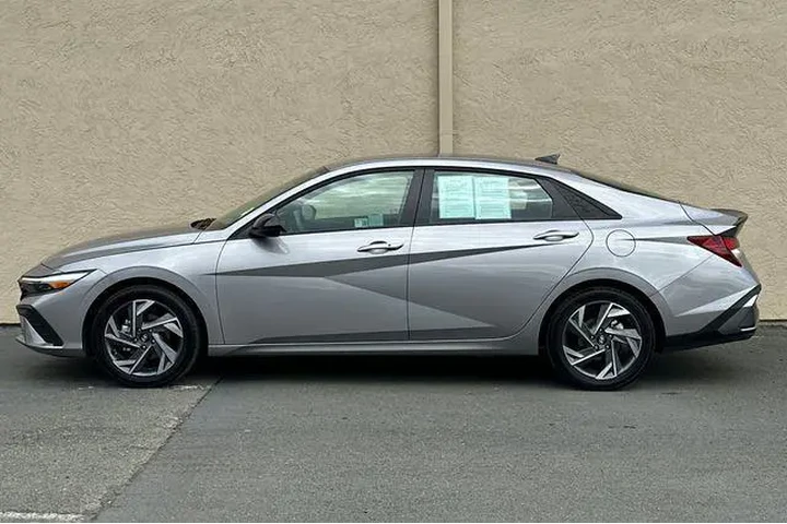 $22290 : Hyundai ELANTRA 2025 SEL Spo image 10