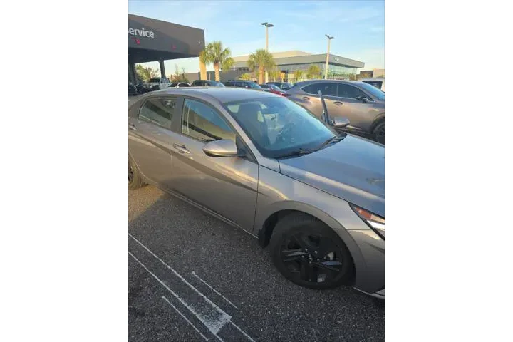 $20642 : Hyundai ELANTRA 2023 SEL 4dr image 7