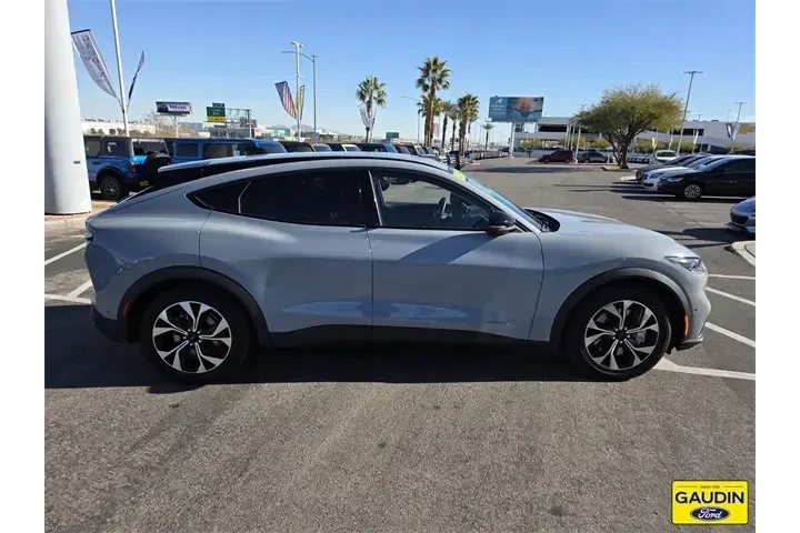 $29900 : Ford Mustang Mach-E 2024 Sel image 8