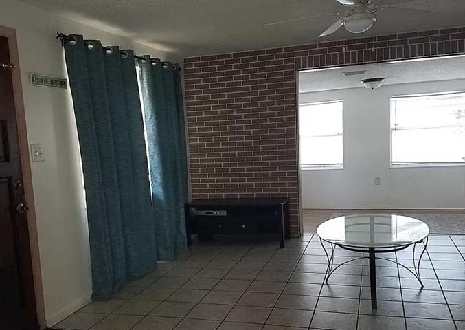 $1000 : HOUSE RENT IN TAMPA FLORIDA image 6