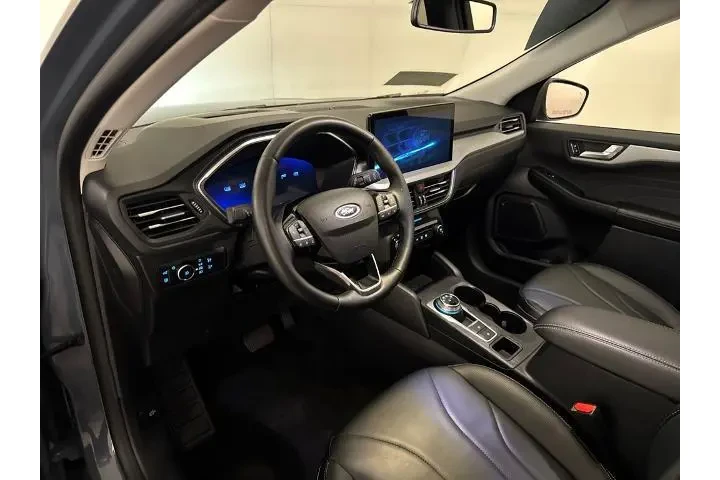 $30000 : Ford Escape Plug-In Hybrid 2 image 5