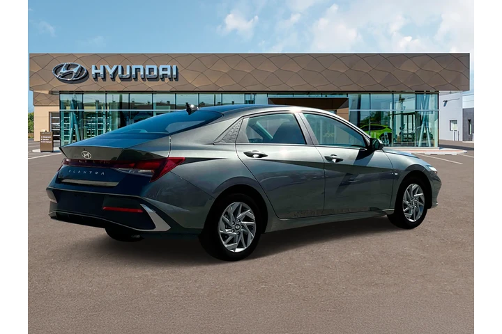 $25270 : Hyundai ELANTRA 2024 SEL 4dr image 8
