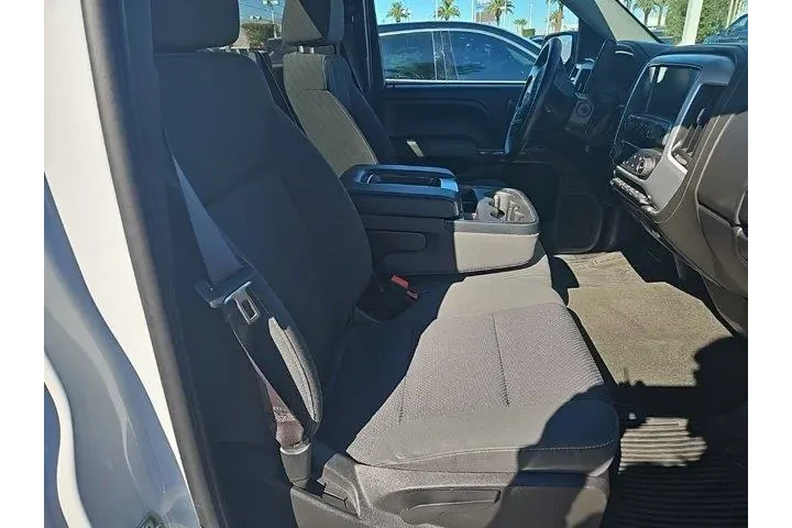 $31895 : GMC Sierra 1500 2017 4x2 SLE image 4
