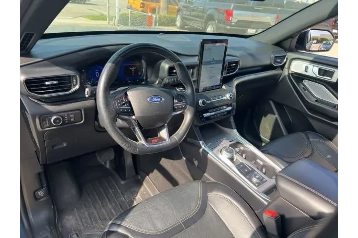 $29988 : Ford Explorer 2020 AWD ST 4d image 6