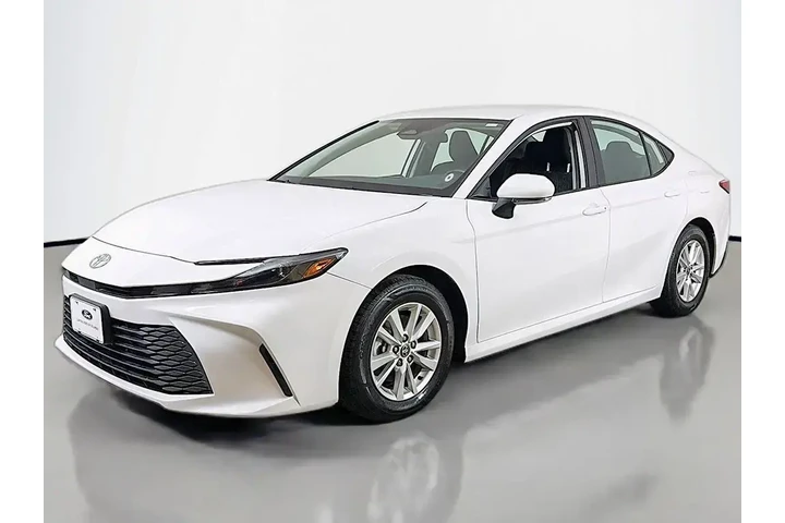 $23659 : Toyota Camry 2025 LE 4dr Sed image 6