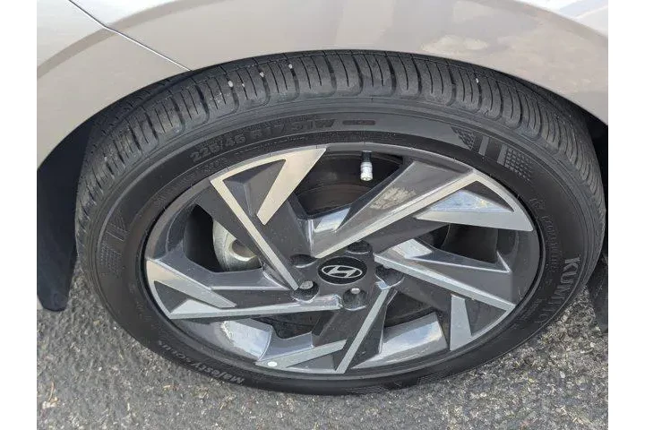 $23999 : Hyundai ELANTRA 2025 SEL Spo image 7