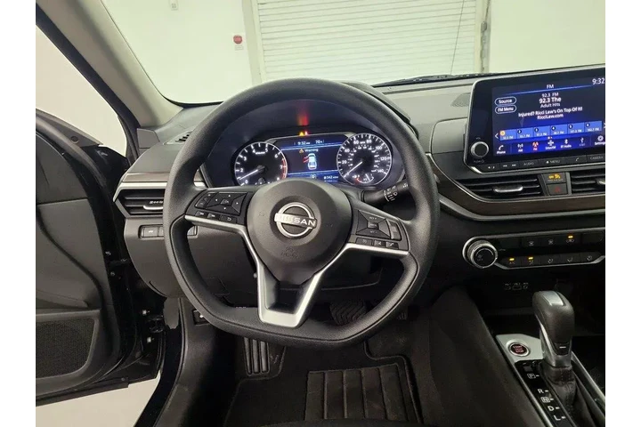 $21998 : Nissan Altima 2024 2.5 SV 4d image 10