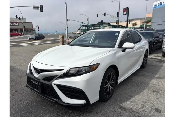 $24388 : Toyota Camry 2022 SE 4dr Sed image 2