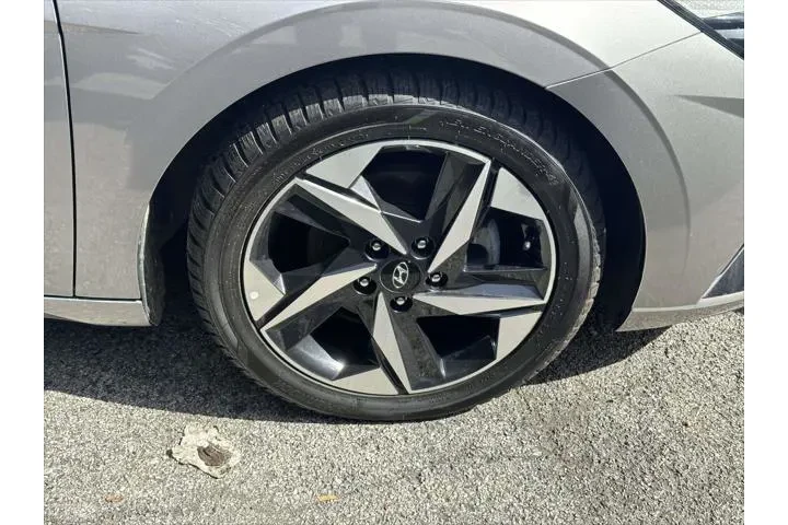 $21599 : Hyundai ELANTRA Hybrid 2023 image 6