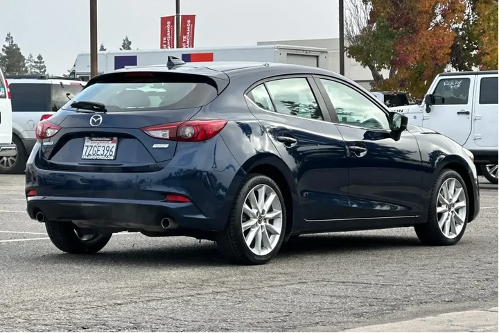$16284 : Mazda Mazda3 2017 Grand Tour image 2