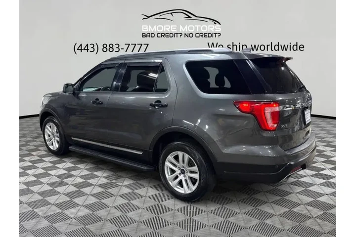 2018 Explorer XLT image 8