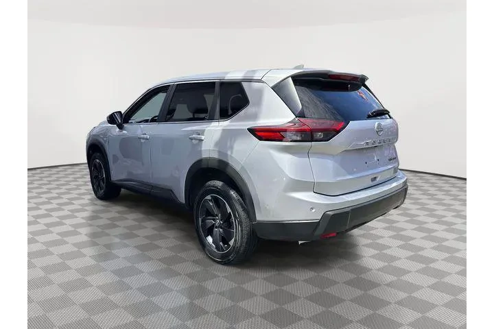 $20502 : Nissan Rogue 2024 AWD SV 4dr image 2