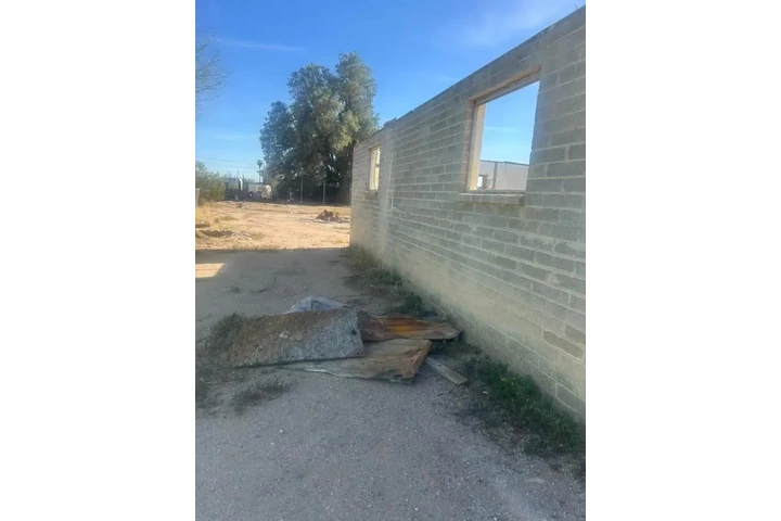 Los toros junk removal image 9