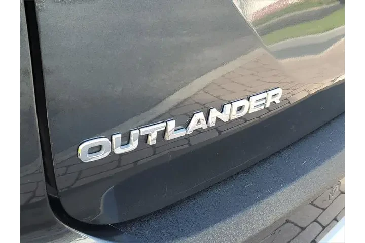 $20999 : Mitsubishi Outlander 2024 SE image 8