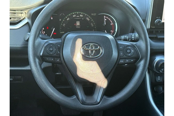 $28479 : Toyota RAV4 2024 XLE 4dr SUV image 10