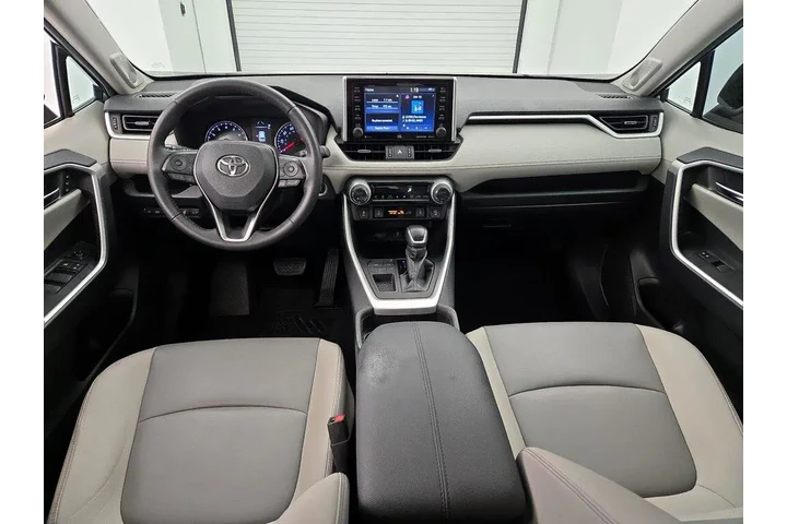 $28998 : Toyota RAV4 2021 XLE Premium image 9