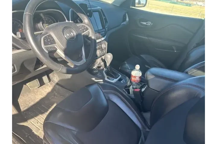 $11450 : Jeep Cherokee 2015 4x4 Trail image 10