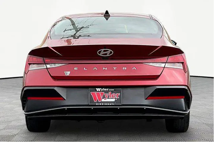 $26070 : Hyundai ELANTRA 2025 SEL Con image 5