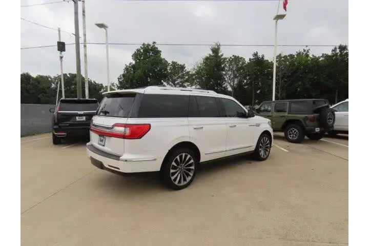 $28911 : Lincoln Navigator 2019 4x2 S image 9