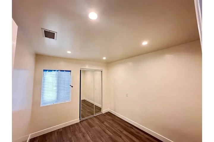 $1600 : Huntington Park - 3 Bed / 1.5 image 5
