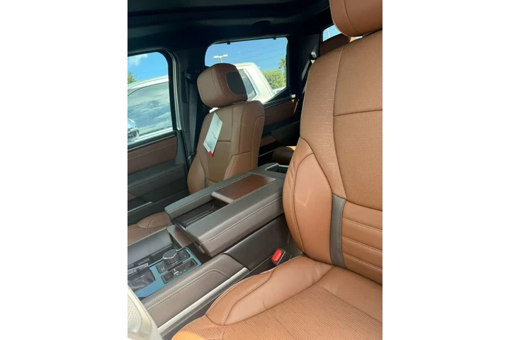 $70000 : 🚘 Tundra 2025 * image 3