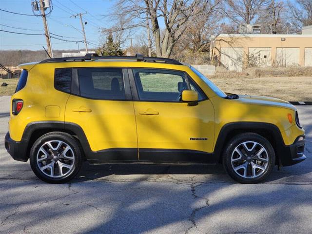 $6995 : 2016 Renegade Latitude image 5