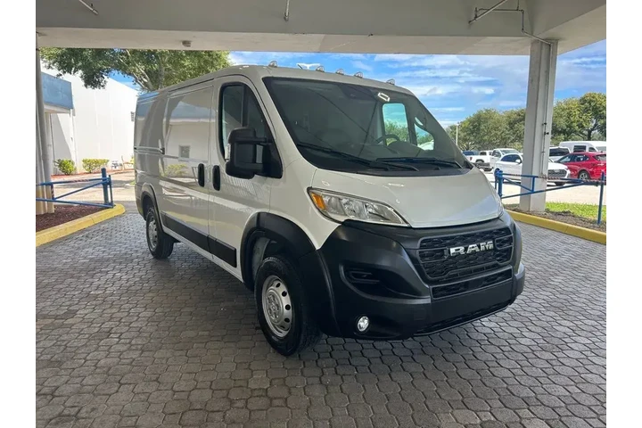 $24609 : Ram ProMaster 2023 2500 136 image 2