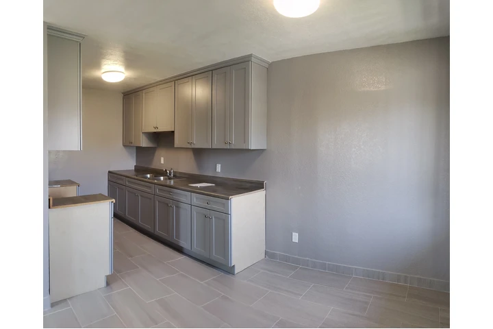 $1710 : Inglewood -Apt 1 Recamara image 3