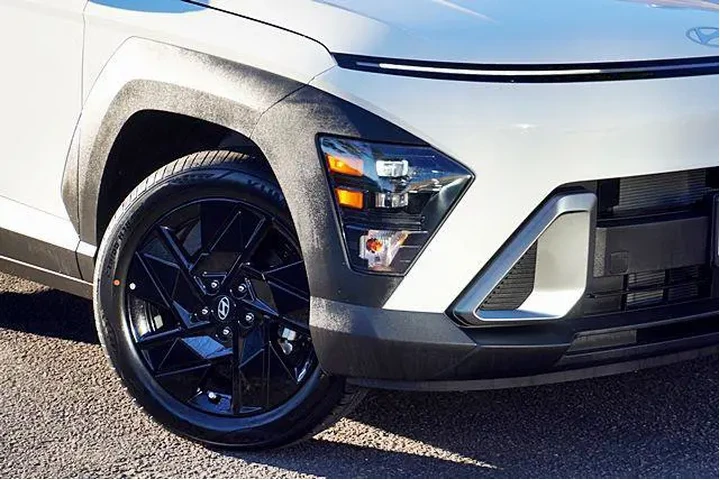 $24131 : Hyundai KONA 2026 SEL Sport image 4