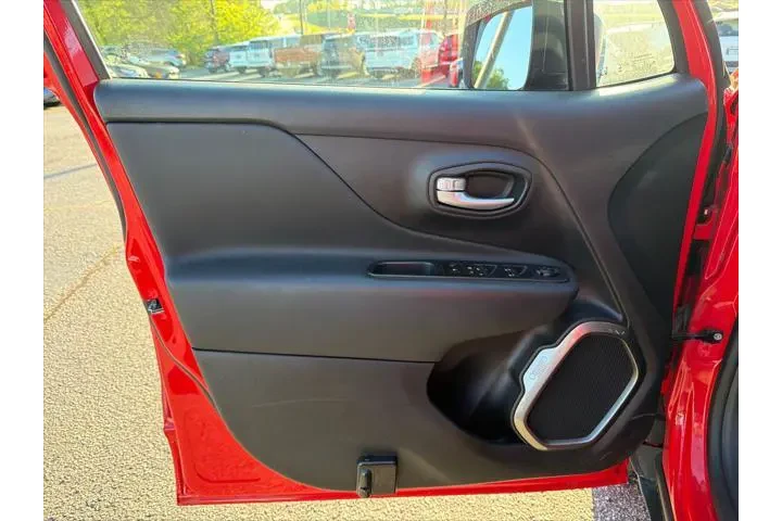 $21191 : Jeep Renegade 2023 4x4 Latit image 10