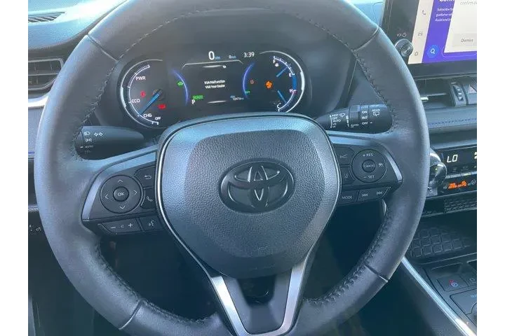 Toyota RAV4 Hybrid 2024 AWD image 9