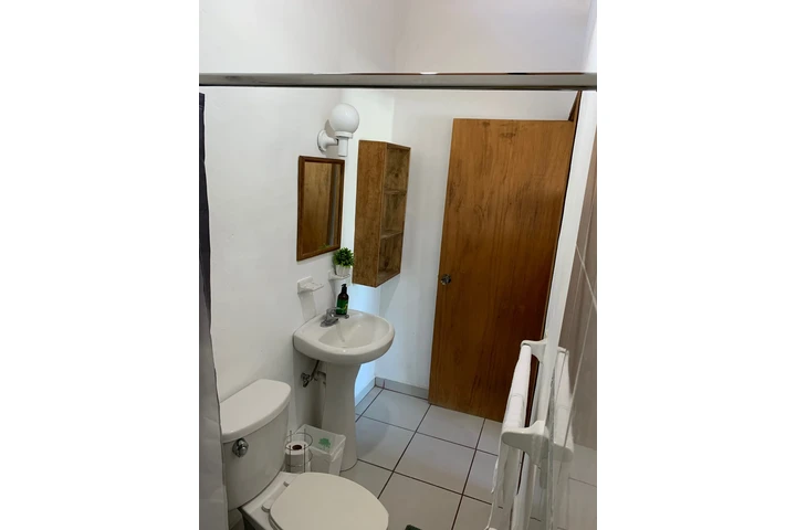 $5800 : RENTO HABITACION AMUEBLADA image 4