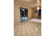 $1400 : Cuarto en Huntongton Park thumbnail